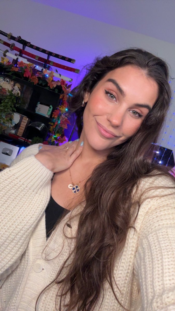 Happy chewsday!!🤍

Time to yap, play Bloodborne and celebrate the little sisters bday!!👯‍♀️🙌🏻

twitch.tv/staceyrpg