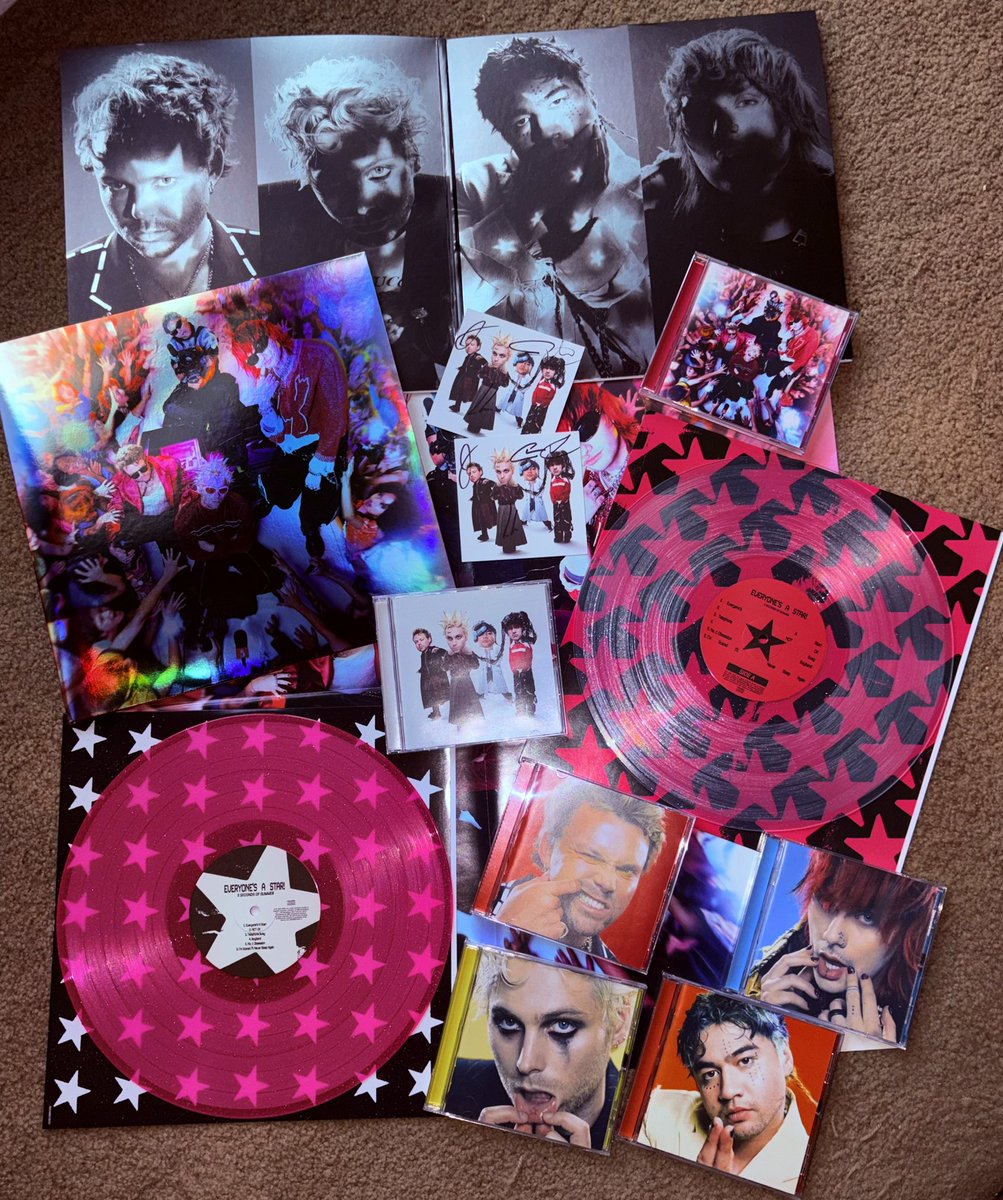 LittleMiss_IYDK's tweet image. The prettiest 5SOS haul ever btw⭐️🩷