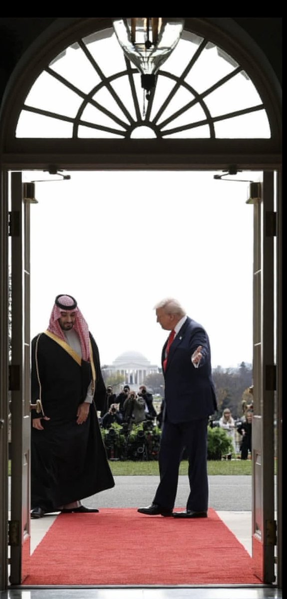 #محمد_بن_سلمان_في_واشنطن..
استقبال عظيم لقائد عظيم 
استقبال تاريخي لقائد ملهم 
حفظك الله يارب 🤲🏻