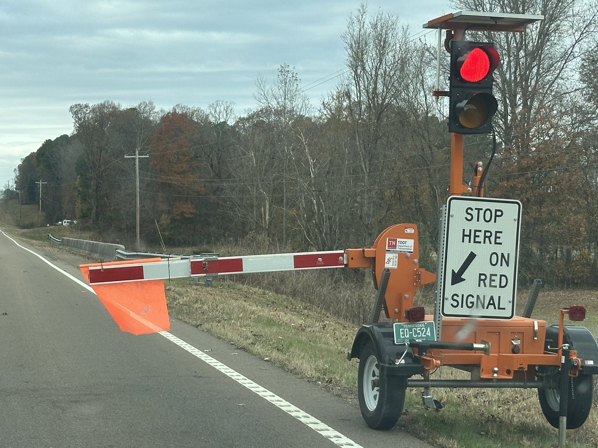 NicLawrenceTDOT's tweet image. 🚧 Routine maintenance is happening across the region. Be on the lookout for TDOT crews as you travel.

#WorkWithUs #SlowDownMoveOver