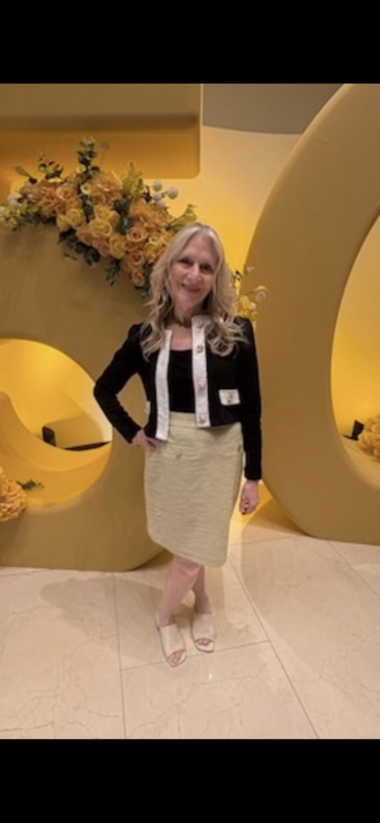 TheRosesP's tweet image. Good Tuesday guys. Memories of @TIFF25 #Toronto                                Have a terrific day ya’ll❤️🌺🏞️! #Tuesday thoughts #memory lane #films #TIFF25