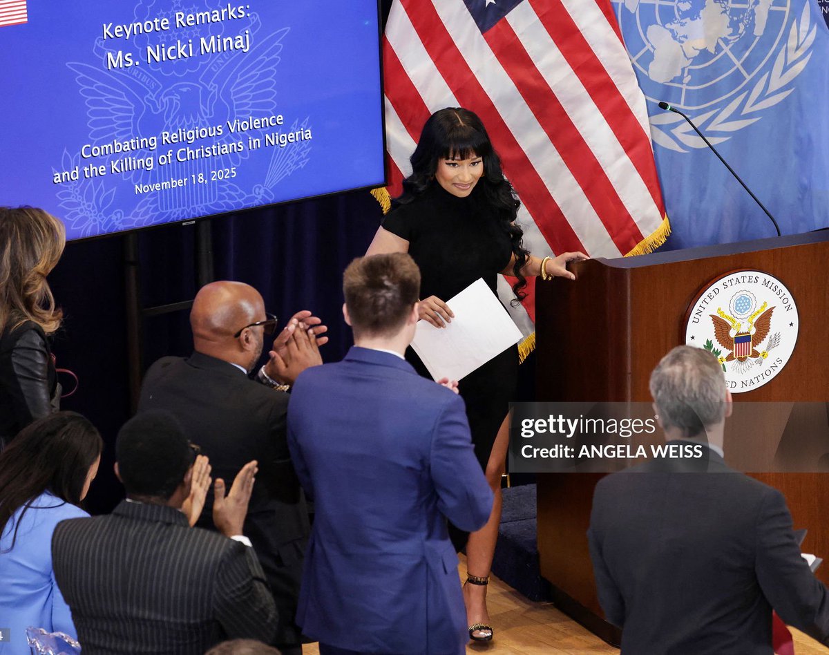 Hourly Minaj (@hourlynm) on Twitter photo 