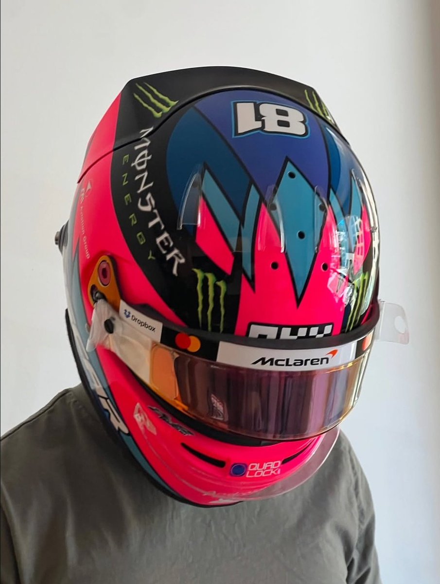 PIZZAPIASTRI's tweet image. oscar piastri as the australian pink robin