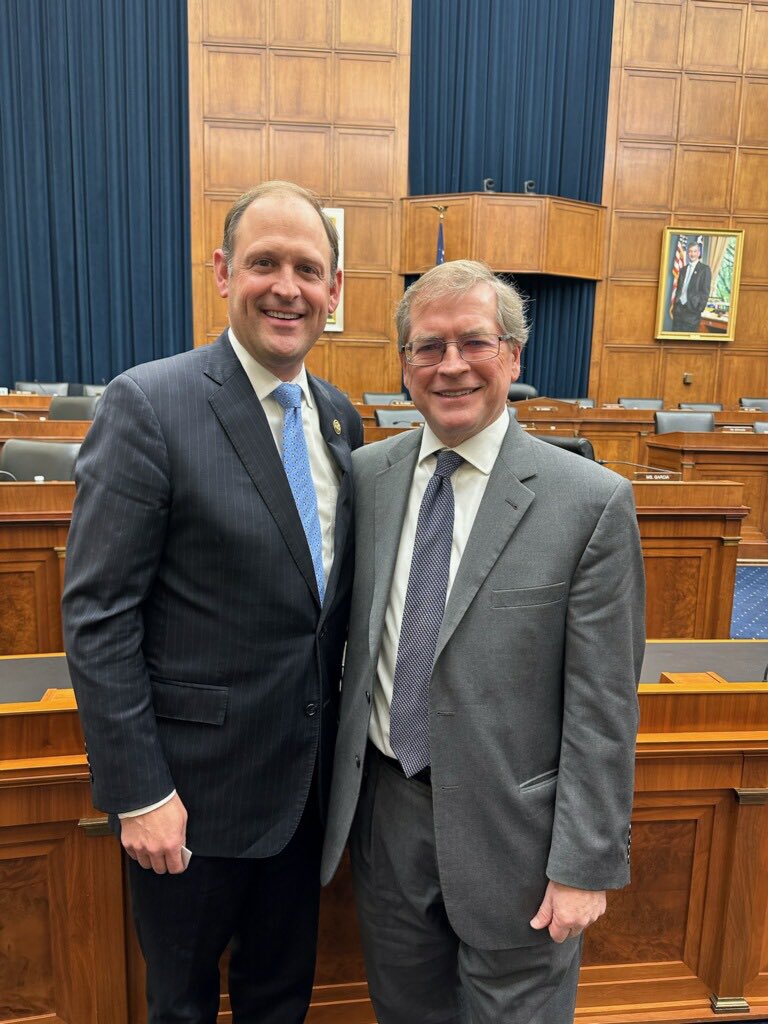 RepAndyBarr's tweet image. Great to host @GroverNorquist with @taxreformer as a witness at my hearing in the @FinancialCmte. Always glad to partner with him on cutting taxes and limited government. He complimented Ky Republicans in the General Assembly for moving to gradually reduce state income taxes to…