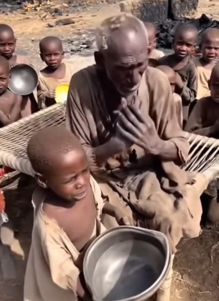 bouchraSahrane's tweet image. #السودان_تستغبث🇸🇩
#أنقذوا_الفاشر 
#الفاشر_تموت_جوعاََ