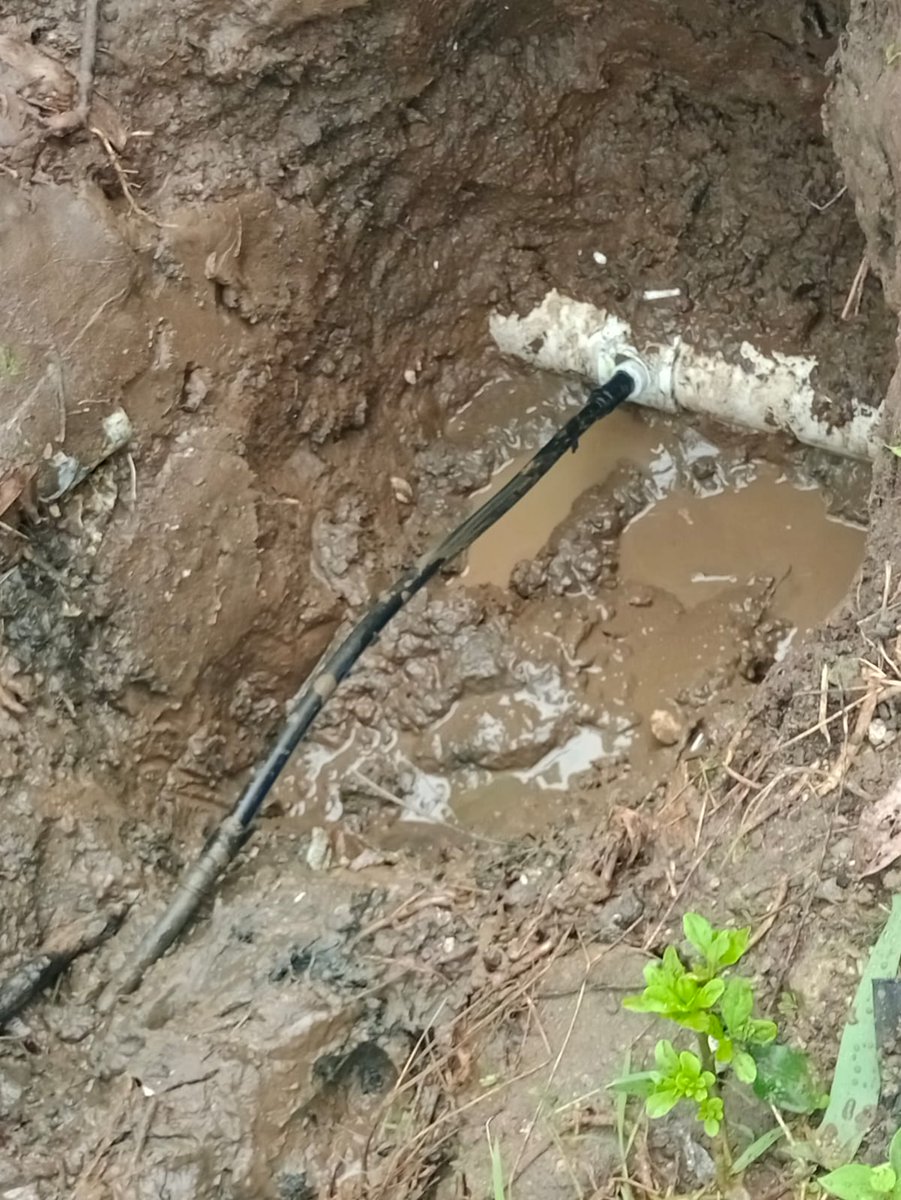 Reparación de fuga en poliducto de ½ pulgada en el sector Mezcalapa, Ra. Corregidora 3ra. Sección #HonestidadYResultados #AccionesSAS <a href="/CentroInforma/">Ayuntamiento de Centro</a>