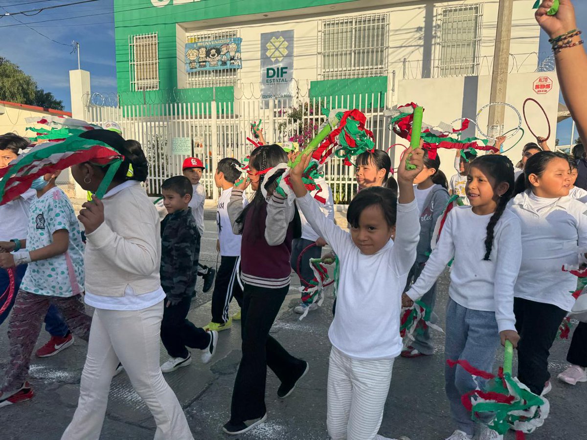 Para fortalecer el desarrollo físico y emocional de niñas, niños y adolescentes, el Centro Potosí para la Vida 2 llevó a cabo un evento deportivo con actividades lúdicas y dinámicas diseñadas para fomentar hábitos saludables.

#ApoyoSinLímites #RicardoGallardoCardona