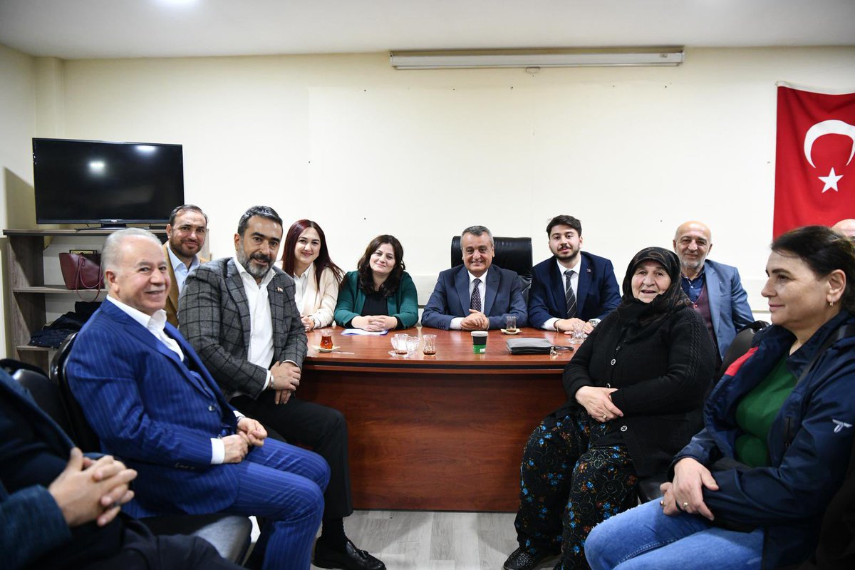 İl Başkanımız Sn. <a href="/hakanhanozcan/">Hakan Han ÖZCAN 🇹🇷</a>, Elmadağ İlçe Başkanlığımızı ziyaret ederek teşkilat mensuplarımızla bir araya geldi.