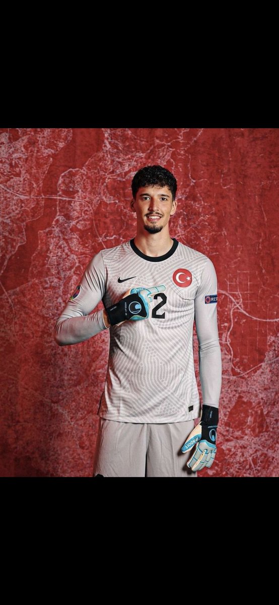 Komodo_ejdeeri's tweet image. Galatasaray ın kuklası montella  Uğurcan Çakır rezil olmasın diye oynatmadı rezil olsun diye  Altay Bayındır ı oynatıyor ama Altay bayındır Başda Ugurcan  a ve Montella ya kalecilik dersi verdi ilk yarı kalede Kovacan Ugurcan olsaydı 6.0 ve ya 6.1 gerideydik Bizim Çocuklar