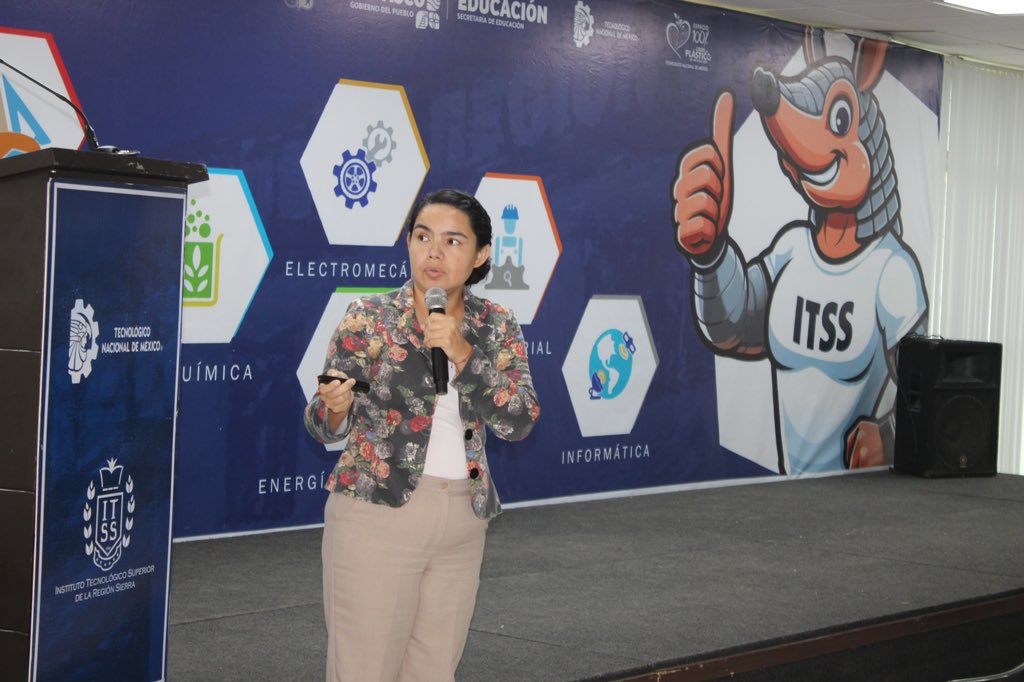 ITPETabasco's tweet image. 🏞️ Hoy el #ITPET visitó Teapa para capacitar al @Teapa_2024_2027 y al @TecNMRegionS.
🖥️ María Lisset Godínez Gómez, Subdirectora de TI, explicó el llenado y carga de formatos en el SIPOT, herramienta clave de la PNT.
#TransparenciaParaElPueblo