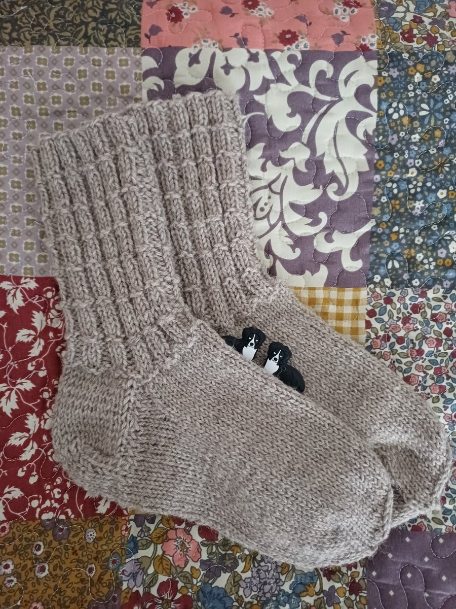 Iltapuhteena valmistui tämmöiset. 🧶