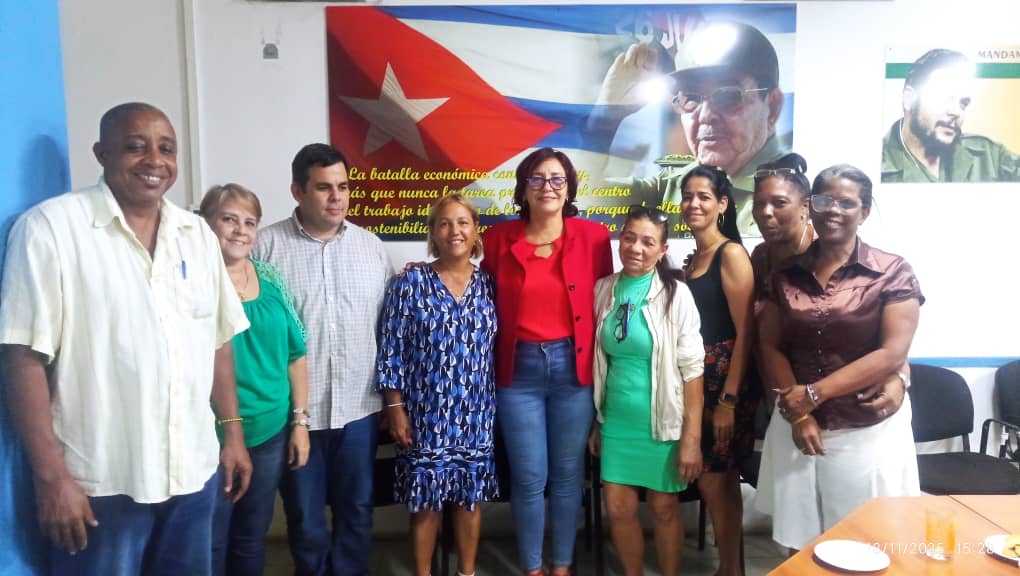 TamaraVBenitez's tweet image. #AsambleaNacional. Continúa el intercambio de los Diputados de la Comisión de atención a los Servicios en los trabajos previos al VI Periodo Ordinario de   Sesiones, esta vez con los trabajadores de la Empresa ENFRIGO.#PoderPopular.