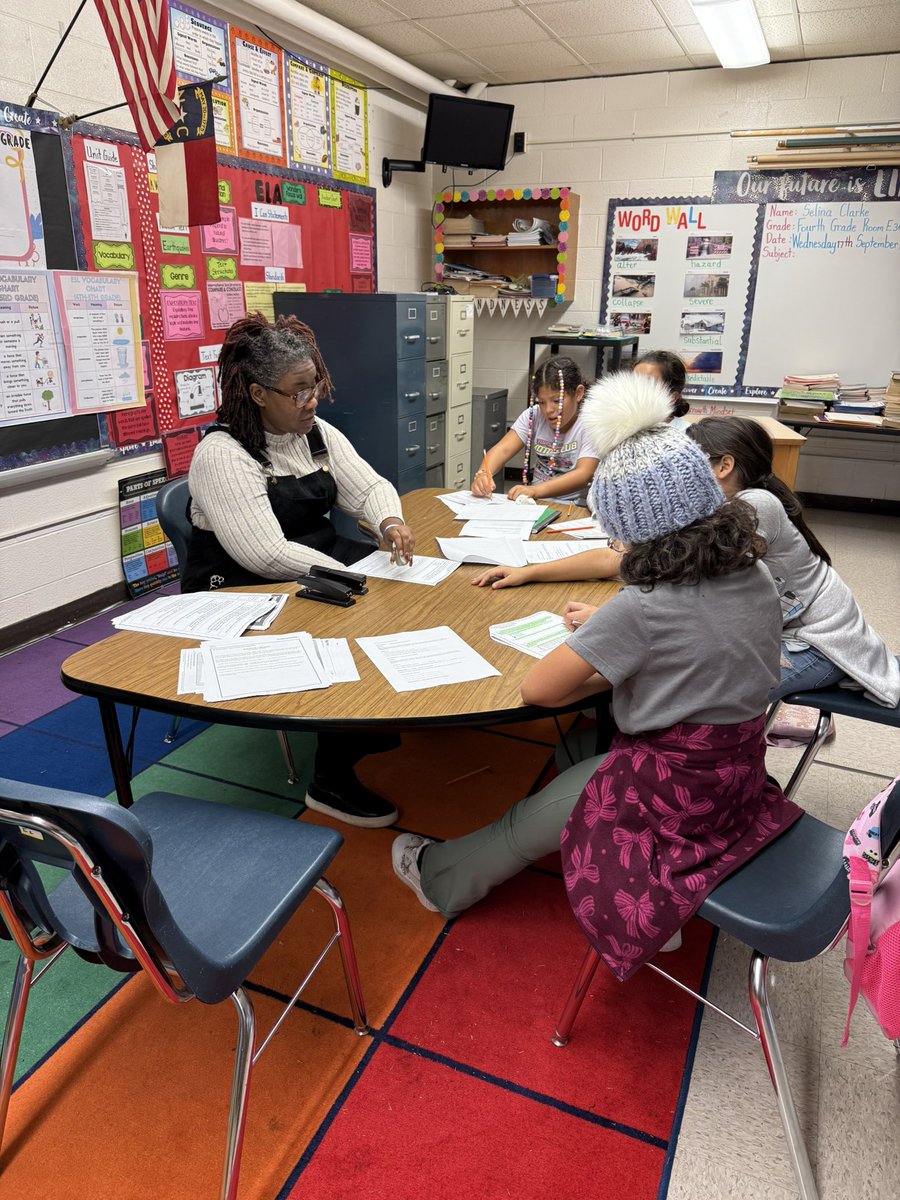 MrsThomasWHES's tweet image. 3-5 tutoring in action 🎬! I am so proud of my staff and students! Let’s grow! #CougarNation #alleyesonus #lightscameraaction @jwces1 @readingsdope @ladeej617