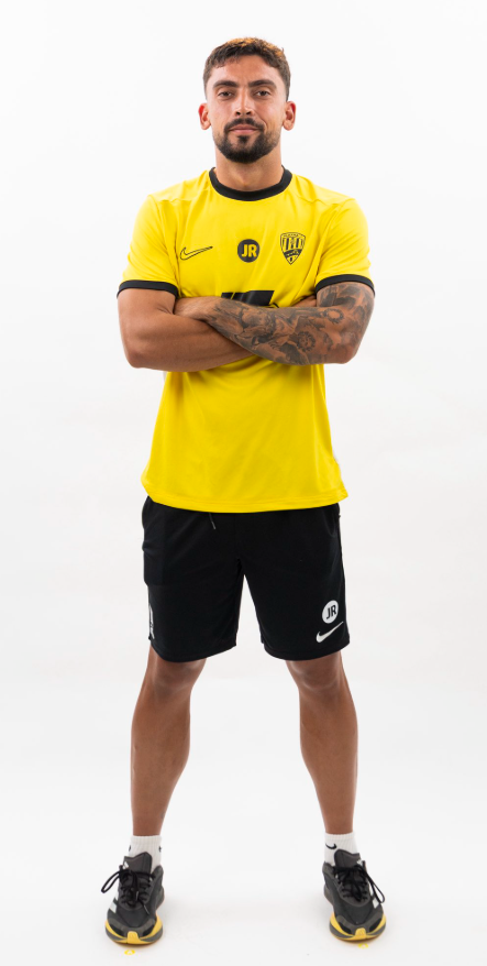 Preparador físico

Josema Ros <a href="/Josema_Ros17/">Josema Ros</a> abandonó la disciplina del Alhama CF Féminas hace mes y medio. El joven preparador físico dispuso de ofertas de 2º y 1º RFEF pero la entidad celeste le impidió salida, exigiendo altos emolumentos por su baja. Buscando la equidad!