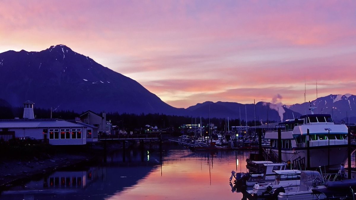 A town in Alaska won’t see the sun again until January 23. When it finally rises, they celebrate. It reminded me of Isaiah 9:2 — the Light always returns, and with it, joy.  #CarynAndJeremyInTheMorning #909KCBI hubs.ly/Q03TR25q0
