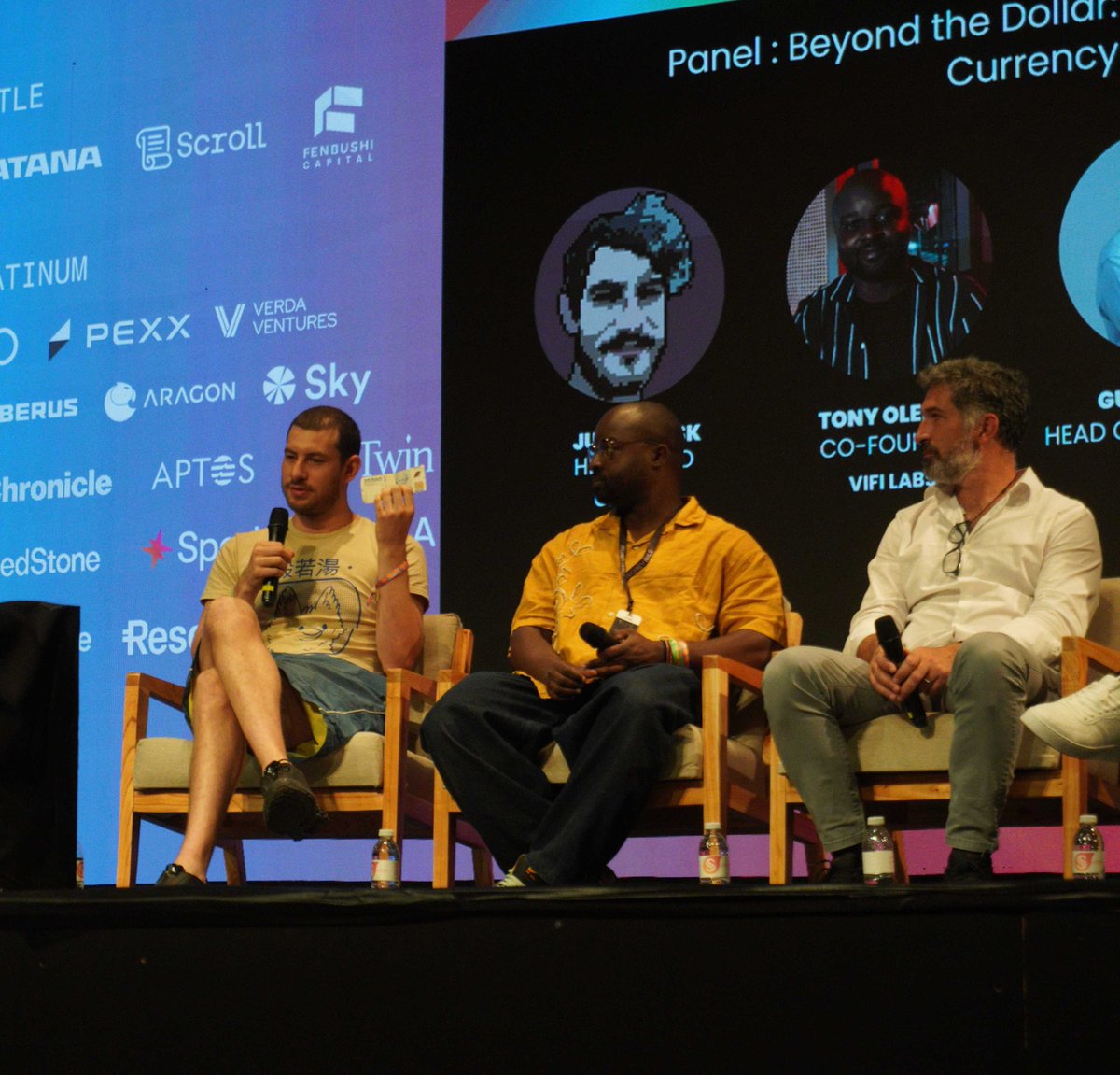 Stable Summit 패널에서 스테이블코인에 대해 설명하는 0xNesk