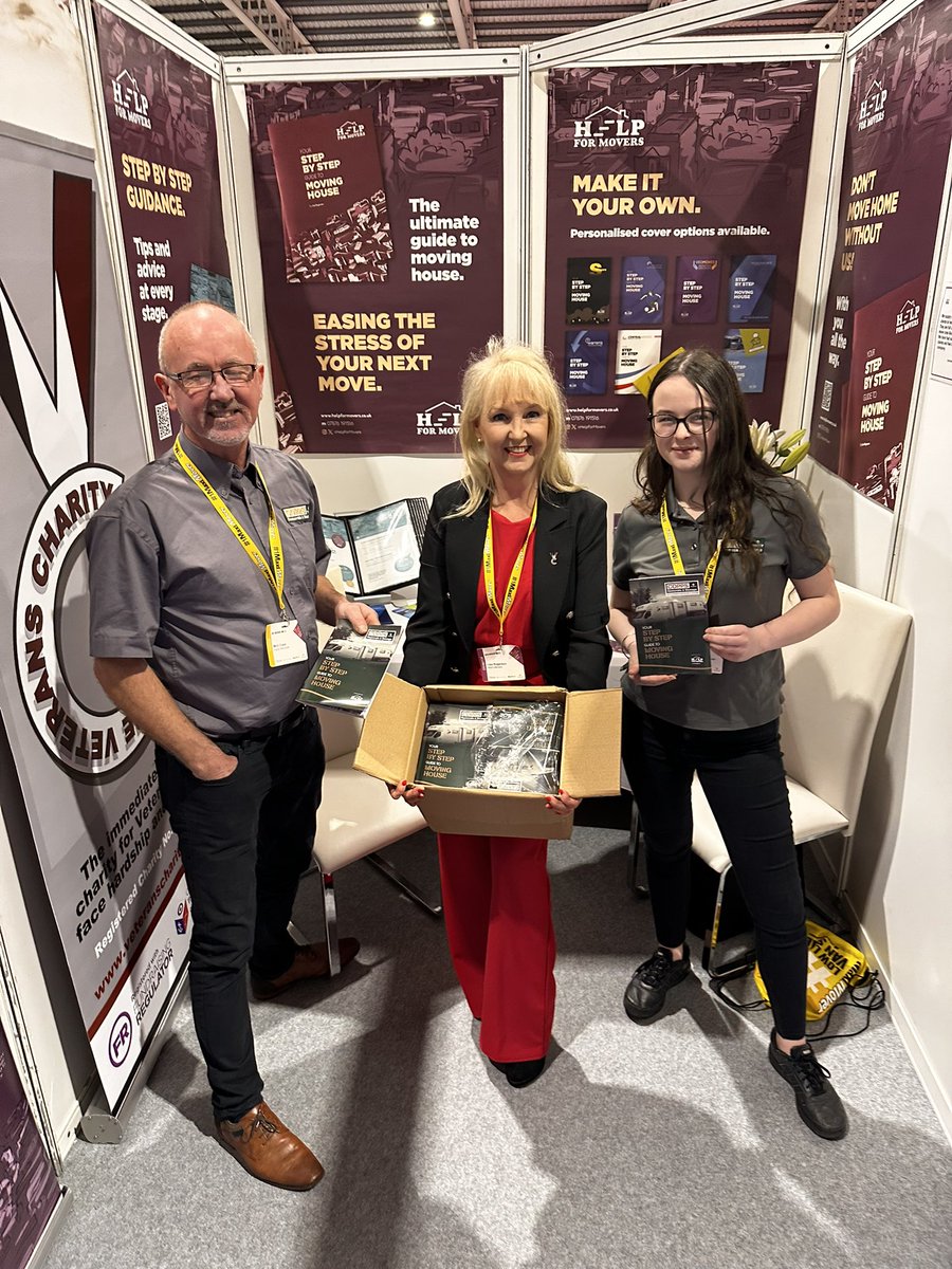 HelpForMovers's tweet image. Oooooh my sore feet but such a great first day at the @moversstorers … boots are off!!! Lots of new companies looking to now supply the moving booklets 🥰 #sbswinnershour 

#networking #events