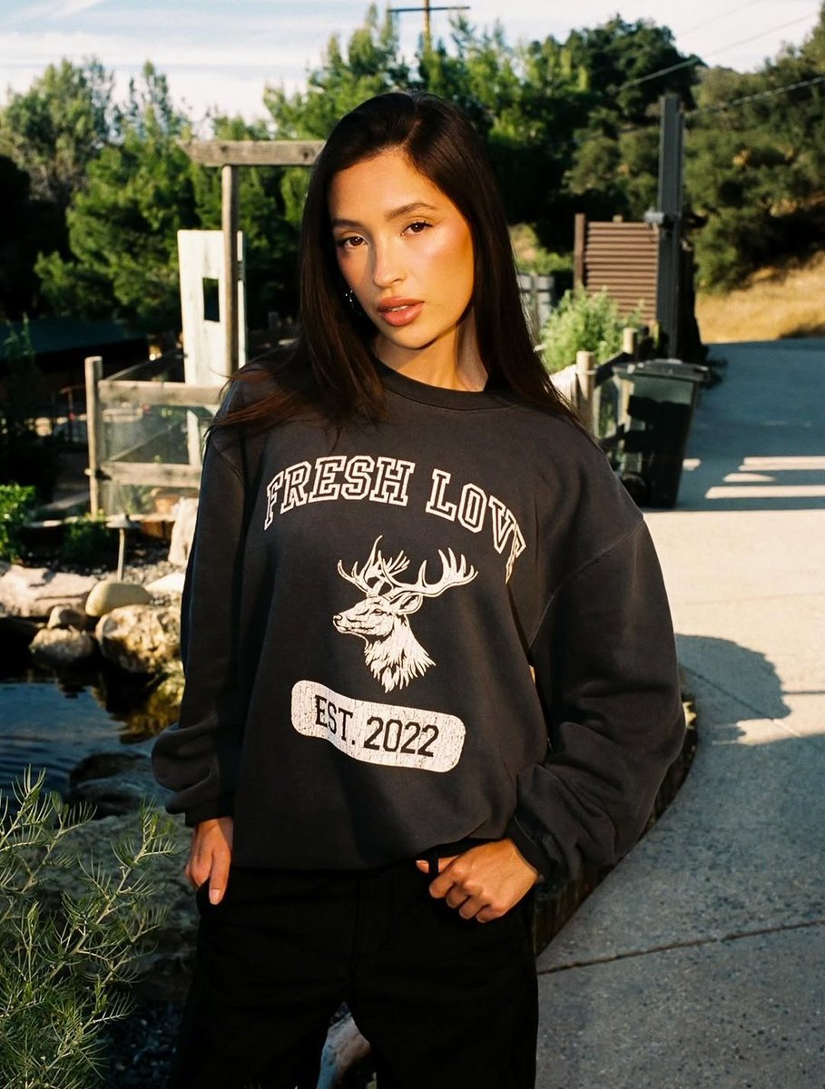 SturnioloUpd's tweet image. 🚨 | NEW FRESH LOVE DROP! 

“Fall 25&apos; collection” 

NOVEMBER 21ST 12 PM PST

⬇️⬇️⬇️⬇️