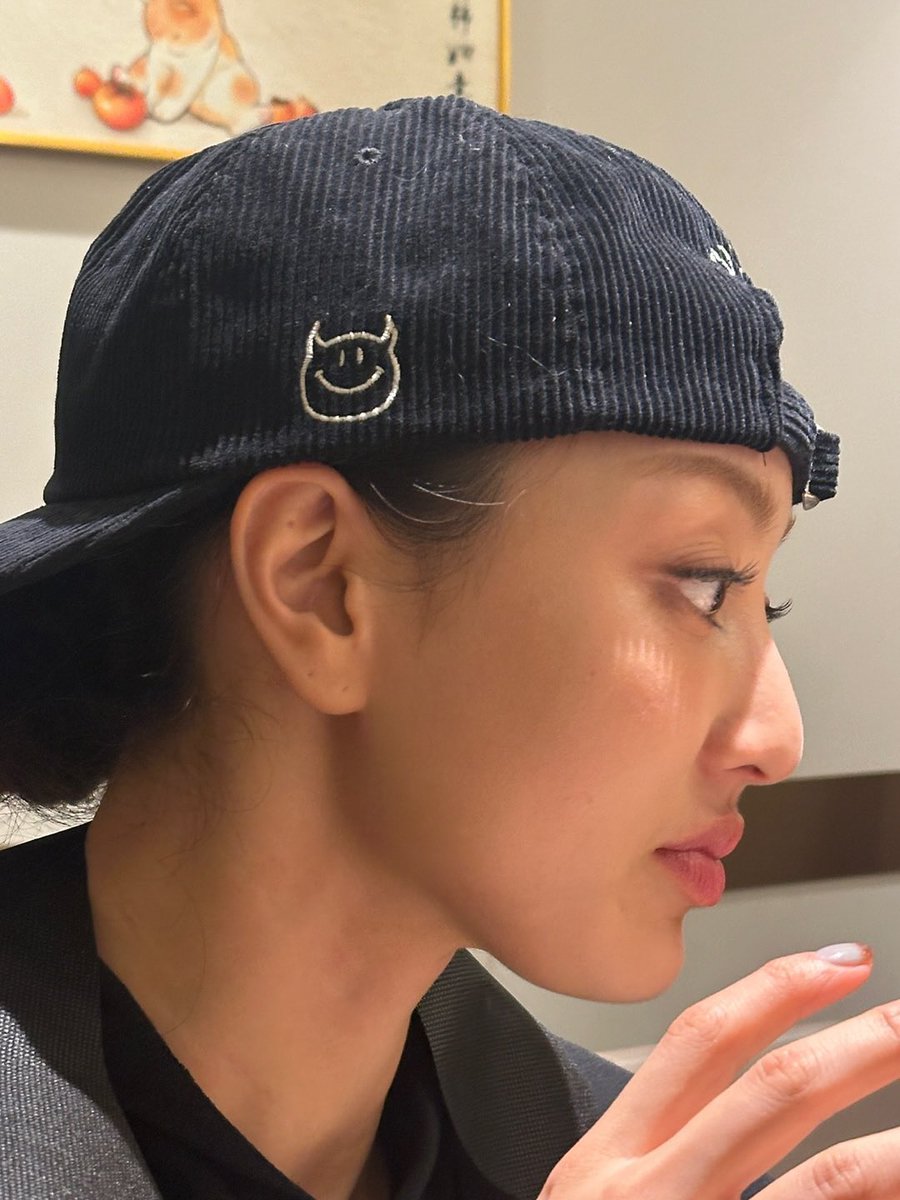 qnntna's tweet photo. was bouncing over futchyo backwards hat needingtons whole time it's her man's hat Oh okay I legit don't even gafffff https://t.co/tLkGu3cVxB