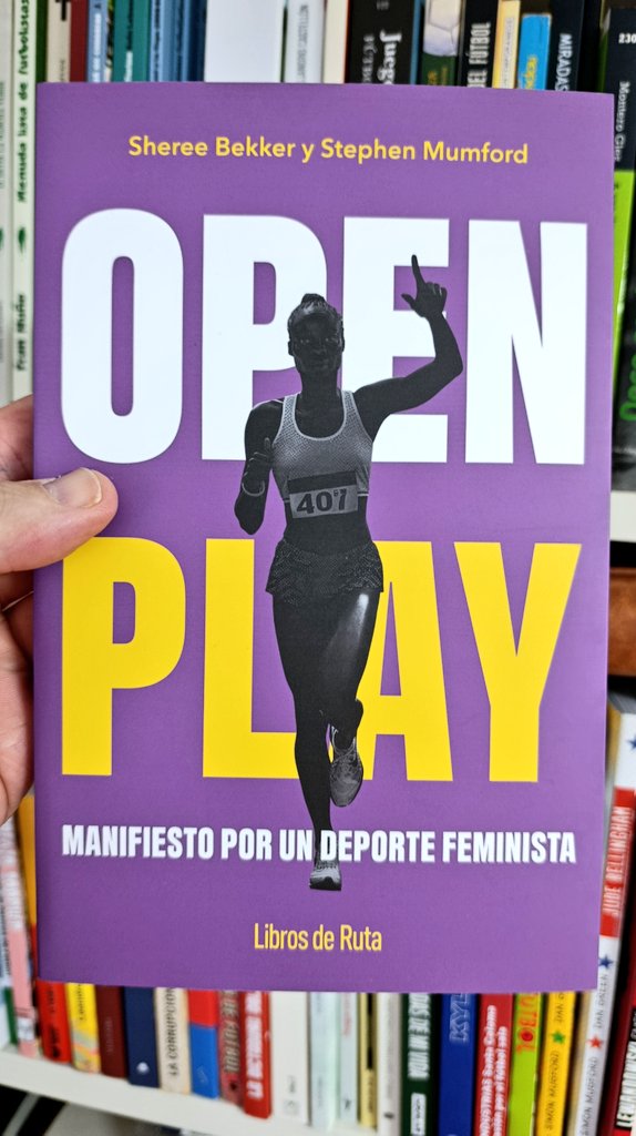 TardesDeDomecq's tweet image. Novedad en @LibrosdeRuta &apos;Open play&apos;, de Sheree Bekker y Stephen Mumford.

Este libro es un manifiesto que se atreve a cuestionar las bases del deporte y a proponer una visión radicalmente nueva y liberadora
