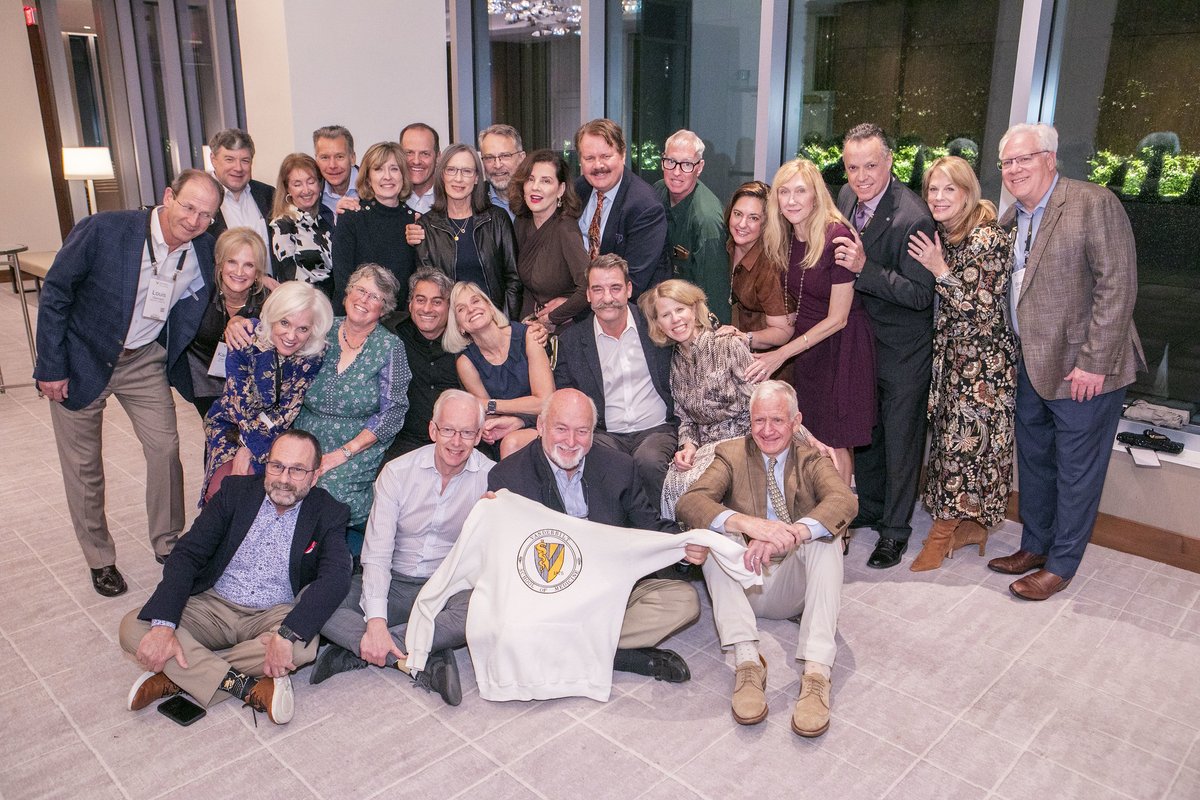 VUmedicine's tweet image. It was such a pleasure welcoming alumni from across seven decades back campus for #ReunionWeekend2025!

See all event photos at bit.ly/4i7B0DL #VandyMedAlum #VU4Life #VUSMAlum #VandyMed