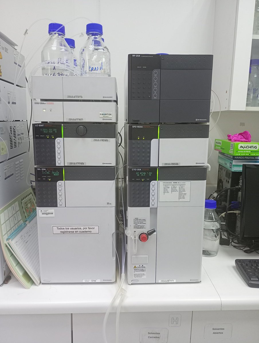 gaaaatoso's tweet image. Un HPLC-DAD, High Performance Liquid Chromatography - Diode Array Detector (Cromatografía Líquida de Alta Resolución - Detector de Arreglo de Diodos). Sirve para cuantificar contaminantes en todo tipo de muestras.