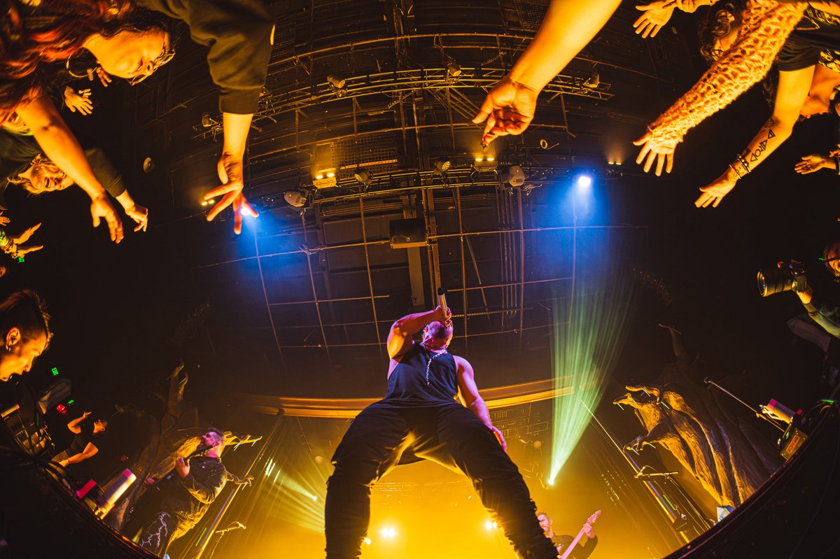 Fans reaching out for the chance to touch Cody Carson when <a href="/SetItOff/">Set It Off</a> came to the <a href="/ObservatoryOC/">Observatory Orange County</a> for their Self-Titled Album Tour.
Shot for <a href="/hunnypotlive/">𝗛𝘂𝗻𝗻𝘆𝗽𝗼𝘁 𝗟𝗶𝘃𝗲  🍯</a>