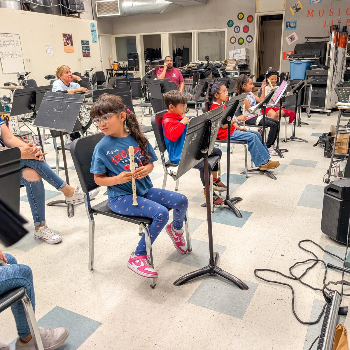HarmonyProject's tweet image. It&apos;s the season of #gratitude and thanks to supporters like you these students are learning their first songs to play. A musical journey has to start somewhere. Let us know what was the first song you were able to play!

#HarmonyProject #GiveMusicChangeLives #Musicianship