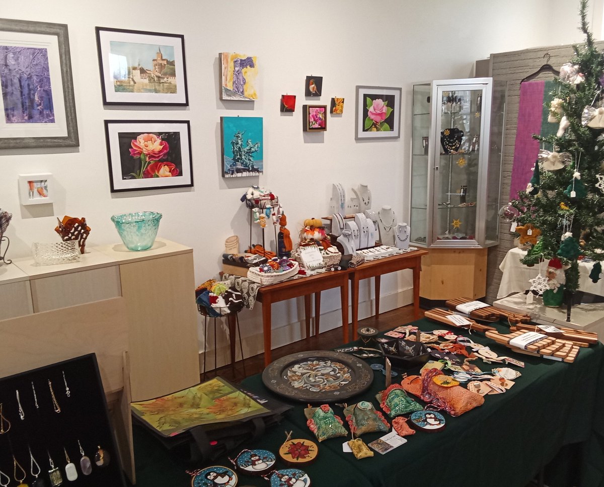 Galleryseven's tweet photo. G7 Holiday Gift Show November 20th - January 8th. Holiday Open House Saturday, November 29th 12-5pm. https://t.co/C8sb7FdRk8