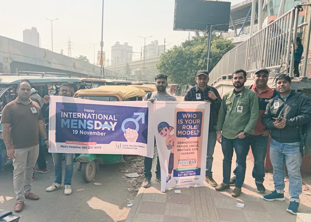 tyagi512's tweet photo. #InternationalMensDay awareness campaign @ Huda City Centre Gurgaon.
#IMD #IMD2025 #InternationalMensDay2025 https://t.co/YhUJ230j13