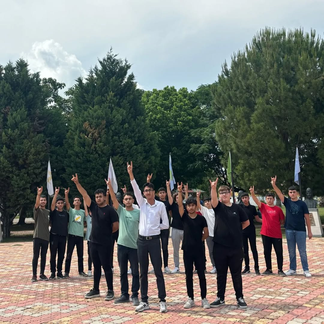 Bir Sevdadır Bizimkisi...