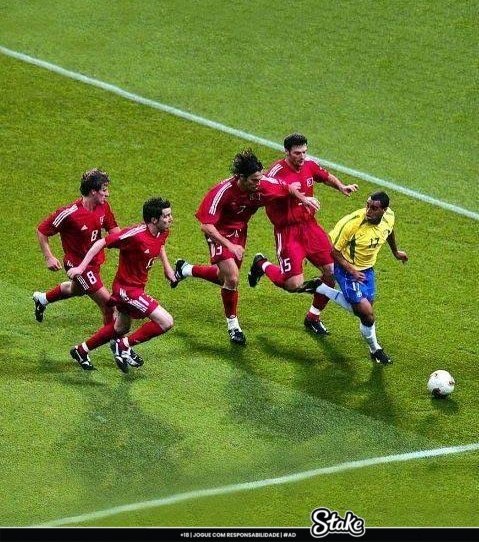 BagrescoreBr's tweet image. &quot;Vini jr tá jogando nada hoje&quot;

os jogadores da Tunísia assim que o Vini pega na bola: