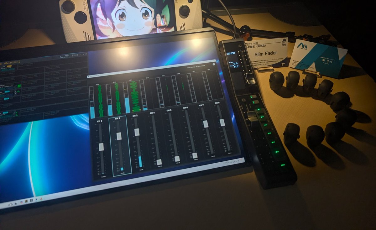 magicarchtec's tweet image. ホームシアターのための自作フェーダ。
タッチパネル画面UIの柔軟性と物理フェーダの操作感を両立するには？をテーマに画面横においても邪魔にならないフェーダがないので作ってみた。