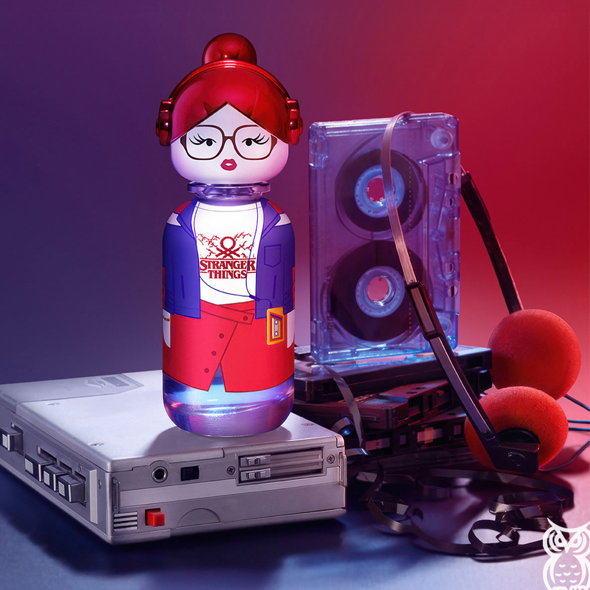 Explora lo desconocido con Sisterland, el perfume oficial de #StrangerThings por #Benetton. Notas frescas y vibrantes para una aventura olfativa única. 💜🧇 cutt.ly/3te84BWZ