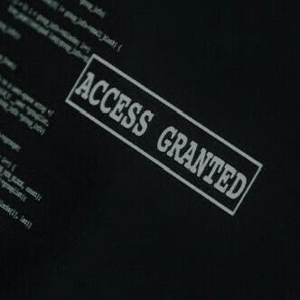 FutureRedRobin's tweet image. Hopefully reader doesn’t have anything crazy… 

/lol reply with what Tiffany found in your readers private album