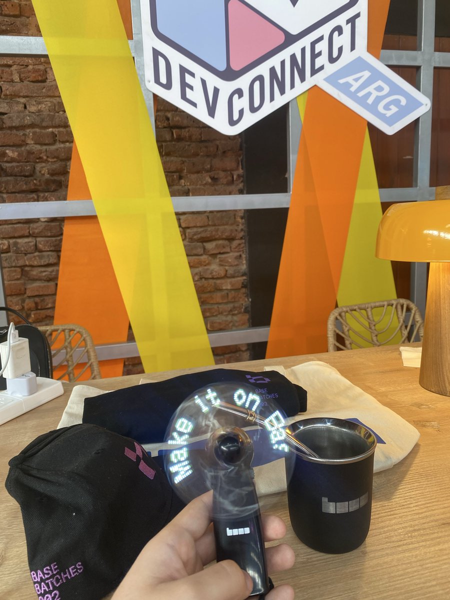 Marcelo210909's tweet image. The most based merch that you can find in Devconnect Argentina @EFDevcon 

Love every single one of this things, thank you @base @baselatam 🫶🟦