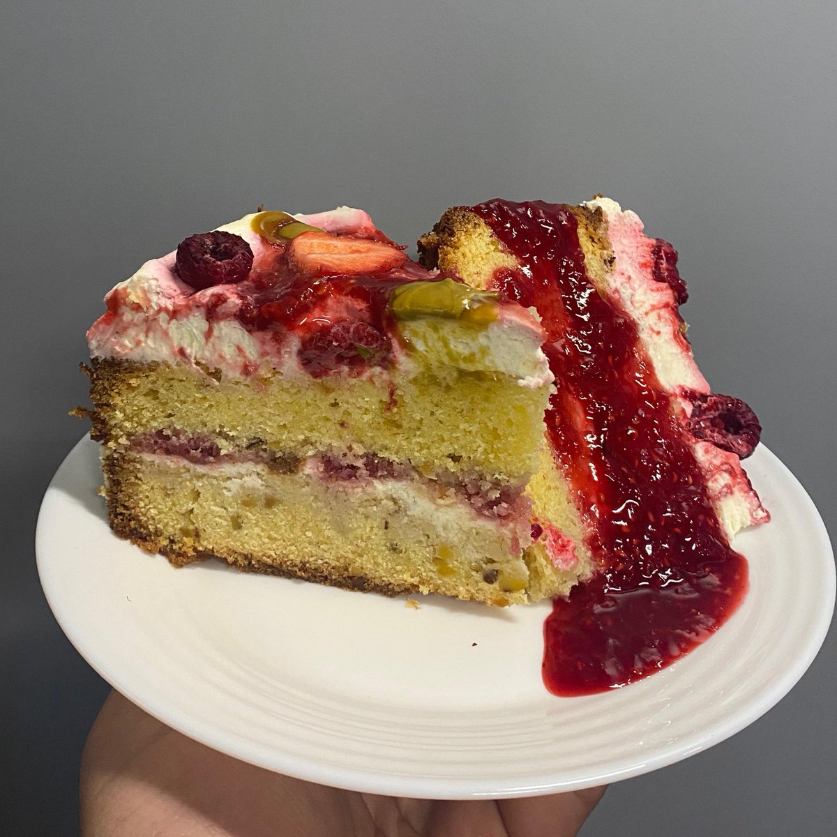 rim98_'s tweet photo. Thread des desserts que mon petit frère nous a fait depuis qu’il se prend pour un pâtissier (on se régale Alhamdullilah merci)👨‍🍳 🍰 https://t.co/DZ89GcQgbo