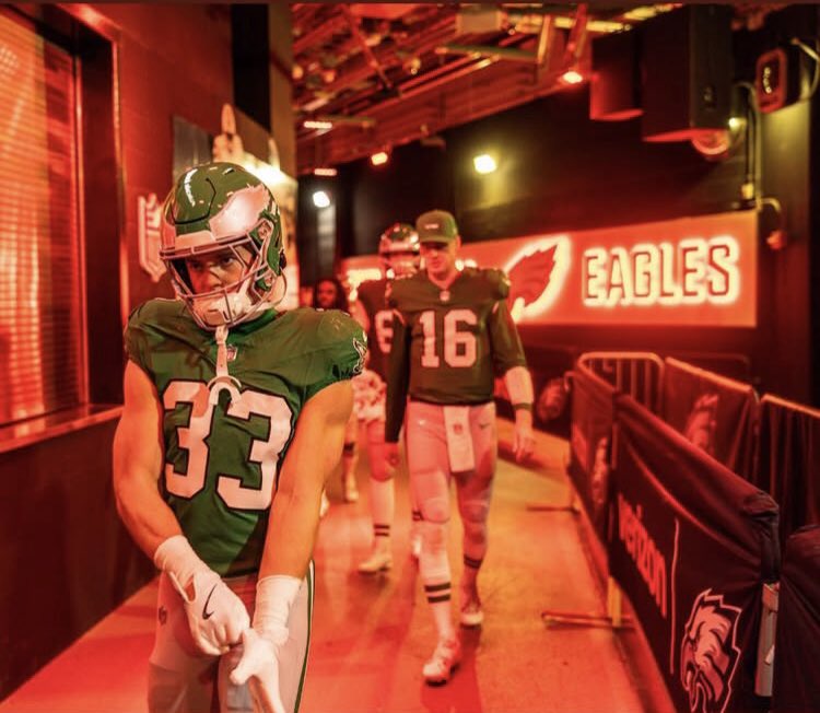 The #Eagles will wear Kelly Green on the road this week for the first time since 1995