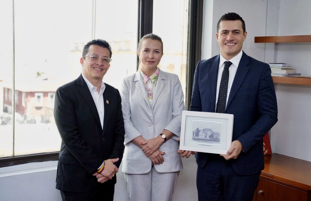 🤝La Encargada de Negocios Ekaterina Smal sostuvo un encuentro con el Presidente de la Comisión Segunda de la Cámara de Representantes de Colombia Álvaro Mauricio Londoño Lugo y el Coordinador del Grupo de Amistad Interparlamentario Belarús - Colombia David Alejandro Toro Ramírez