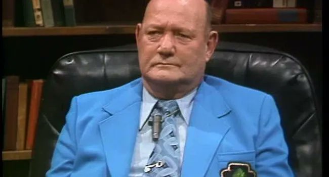 SCAHOF's tweet image. Frank Howard, legendary Clemson coach &amp;amp; one of the sport’s all-time colorful characters, compiled a 165-118-12 record from 1940-69.  Clemson commemorates his memory at every home game when the team rubs “Howard’s Rock” before running down the hill.