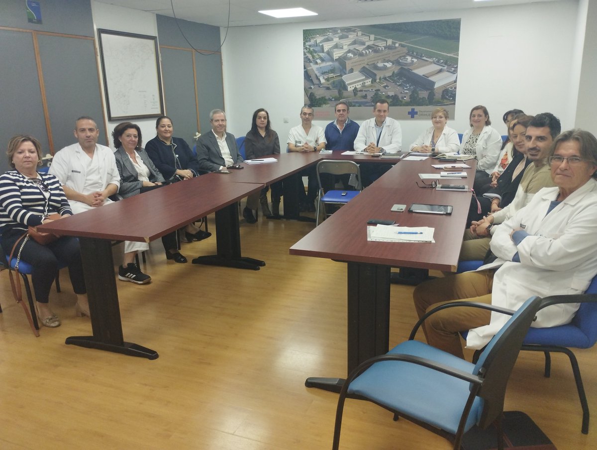 Segunda reunión del Consejo de Salud en menos de un año, recuperando la periodicidad semestral. Se ha presentado la memoria  del 2024 (la primera en 13 años) y contamos con la participación de los jefes de Interna, Cardiología y Anestesia. Una reunión cordial y muy constructiva.