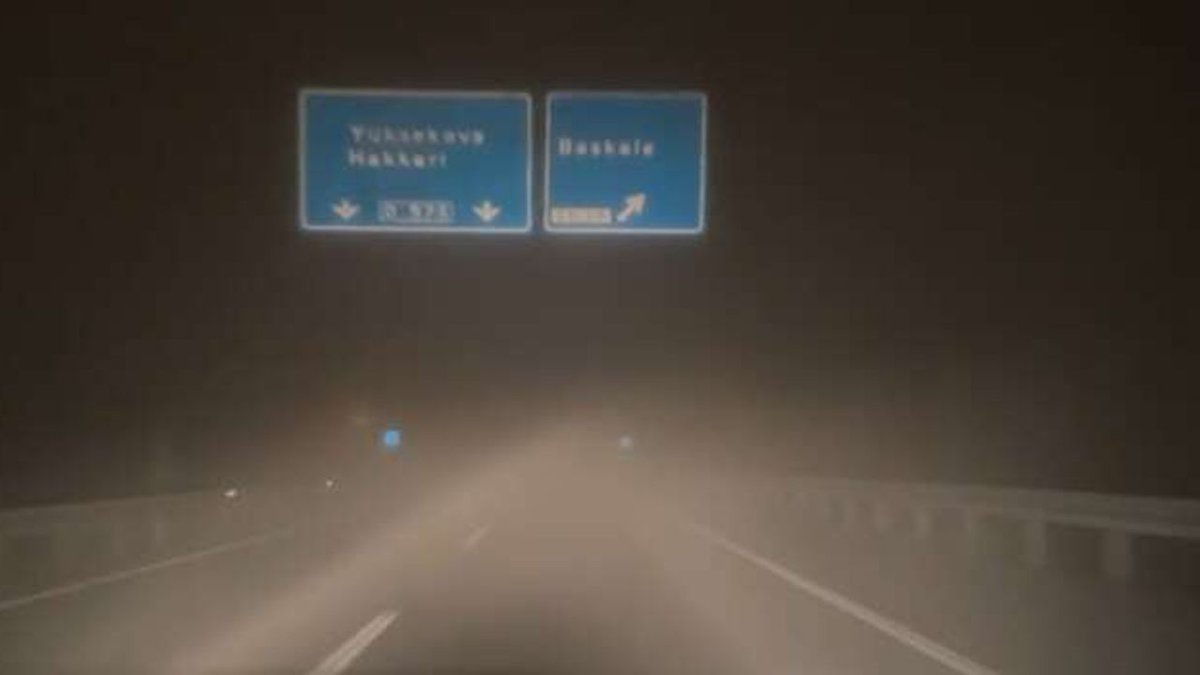 Hakkari–Van Karayolunda yoğun sis dlvr.it/TPLCyL #Hakkari #Van #karayolu #yoğunsis #Türkiye