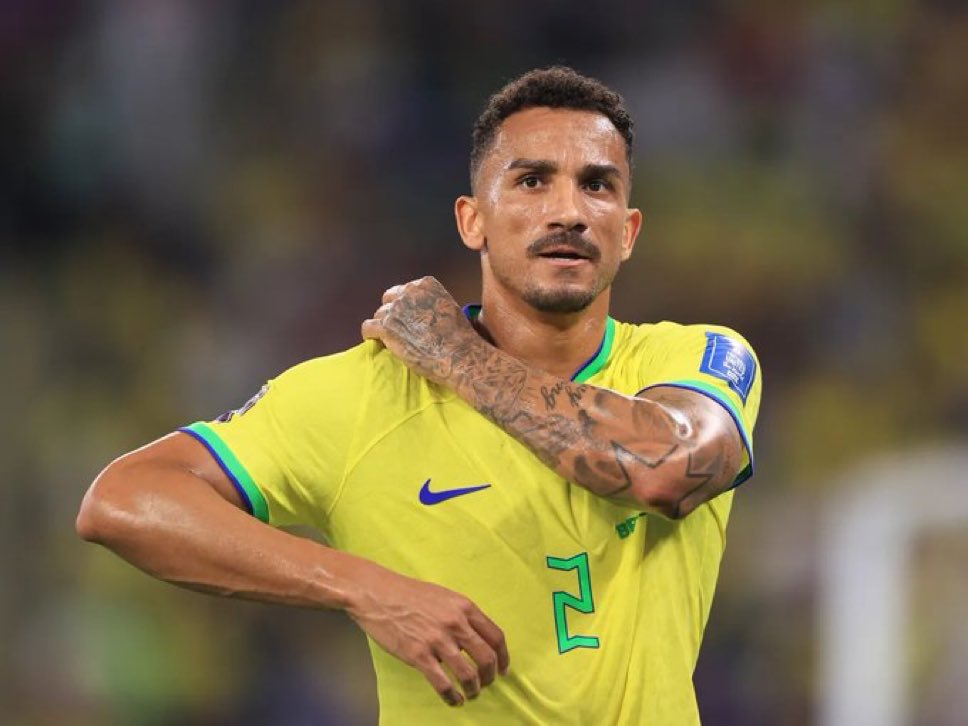 realmilgrauu's tweet image. 2026 e esse cidadão ainda estar na seleção é um completo ABSURDO.

Assistir o Danilo ainda em 2026 com a camisa da seleção Brasileira é simplesmente TERRÍVEL.