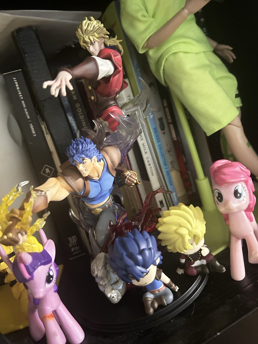 My phantom bros figure is here 🙉!!