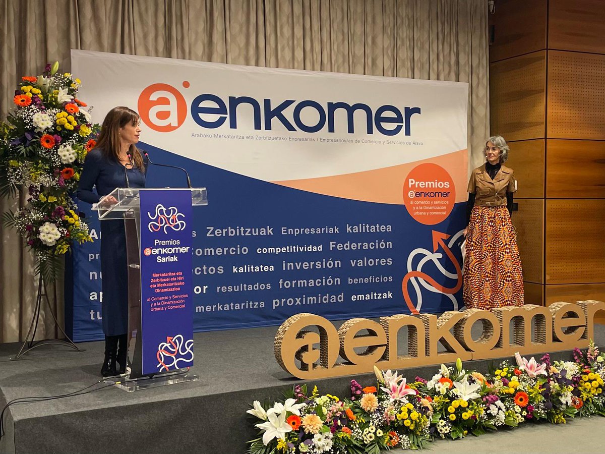 metxebarria_vg's tweet image. 🏬 La gala de @aenkomer ha puesto en primer plano el valor del comercio local y el trabajo de quienes lo hacen posible. Un sector que se adapta, innova y sostiene la vida de nuestros barrios con esfuerzo diario, profesionalidad y una atención que nace de la cercanía. Mi…