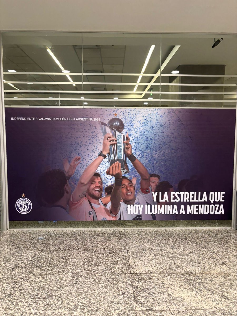#independienterivadavia | Así esta ploteado el aeropuerto luego del título de INDEPENDIENTE RIVADAVIA 🏆.