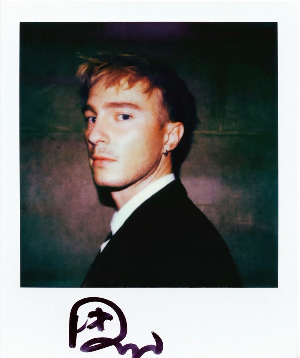 ִֶָ (@queersbugs) on Twitter photo 