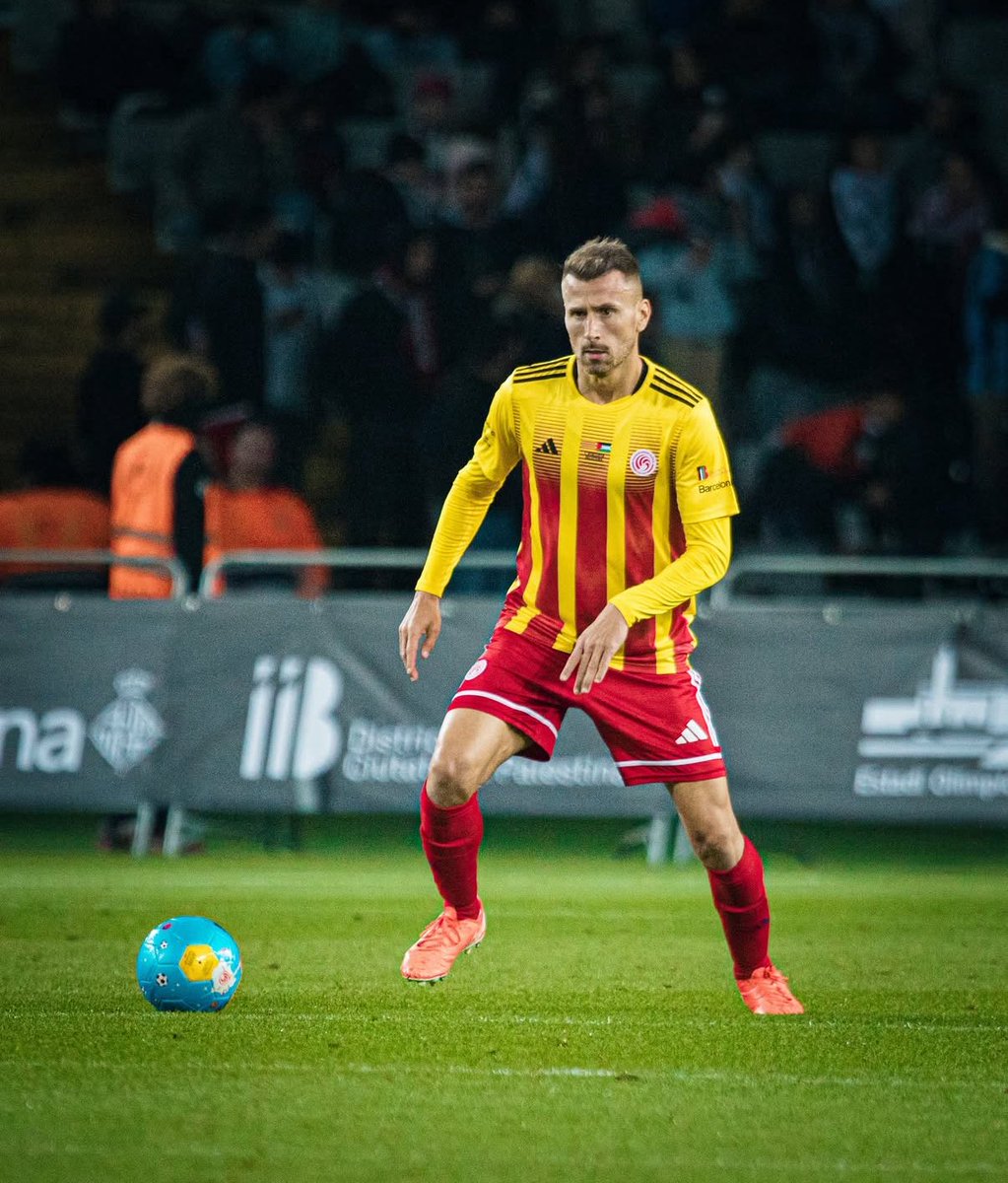 Avui he viscut, possiblement, el partit més especial de tots els que he jugat.

Ha estat màgic poder defensar, per primer cop, la samarreta de la Selecció de Catalunya a l’Estadi Olímpic davant 30.000 persones.

Visca Catalunya i visca el futbol català!