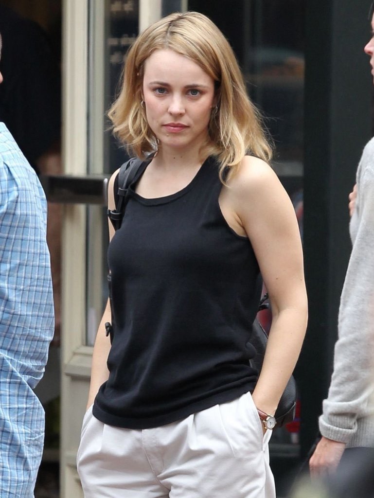 ronitweisz's tweet image. nessa skin aqui a rachel mcadams comeria mais sapatão que a sandrão em tremembé