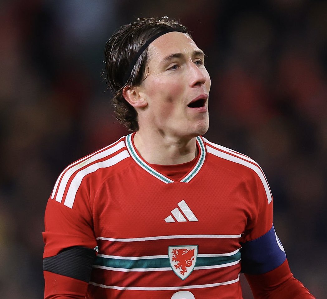 🏴󠁧󠁢󠁷󠁬󠁳󠁿 Former #LFC man Harry Wilson wore the captain’s armband for Wales for the first time tonight. 

He marked it with a hat-trick to secure their place in the World Cup play offs. 

Incredible performance. He got an assist as well. 

A special evening.

Still can’t believe he